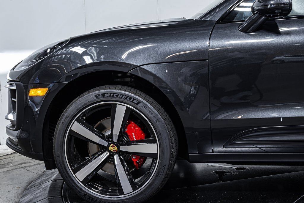 Certified 2025 Porsche Macan S AWD/4WD image 21
