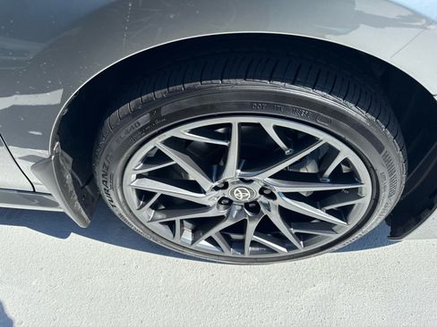 Used 2026 Toyota Camry XLE AWD/4WD image 15