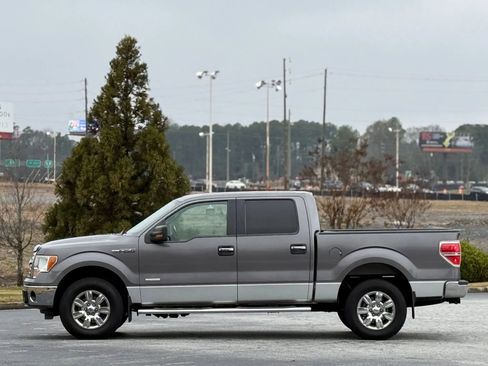 Used 2011 Ford F150 XLT w/ XLT Chrome Pkg image 8