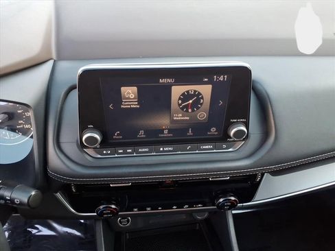 Used 2023 Nissan Rogue SV image 20