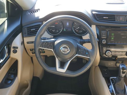 Used 2020 Nissan Rogue SL w/ Premium Package image 21