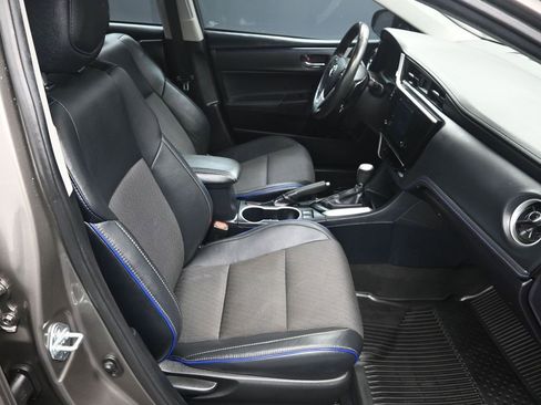 Used 2018 Toyota Corolla SE image 33