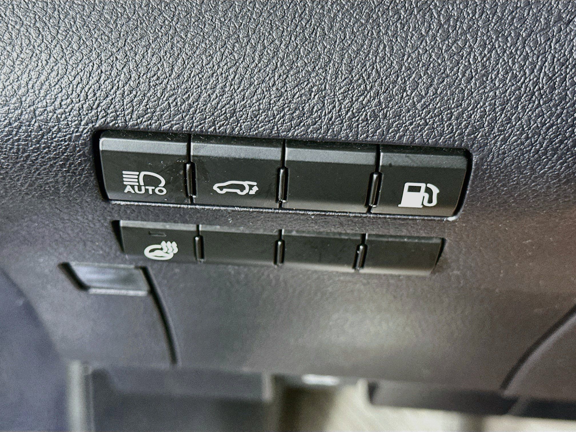 Used 2018 Lexus RX 450h AWD w/ Premium Package image 17