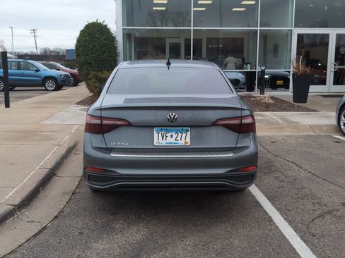 Used 2023 Volkswagen Jetta Sport image 5