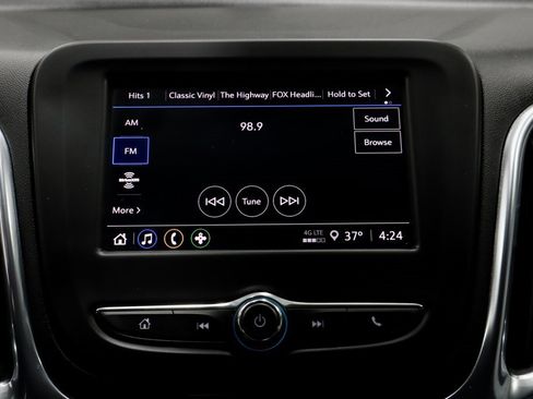 Used 2022 Chevrolet Equinox LT w/ Driver Convenience Package image 3