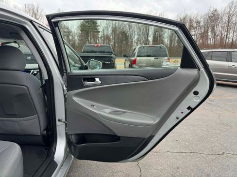Used 2011 Hyundai Sonata GLS image 15