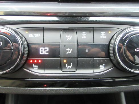 Certified 2024 Buick Envista Sport Touring w/ Convenience I Package image 32