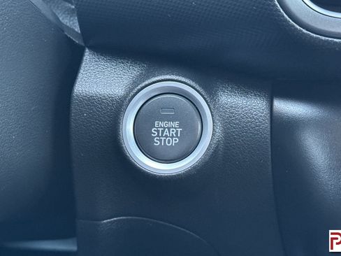 Used 2022 Hyundai Kona SEL image 25