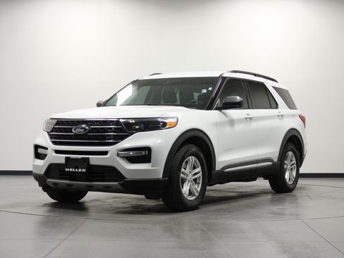 Used 2020 Ford Explorer XLT w/ Equipment Group 202A AWD/4WD image 8