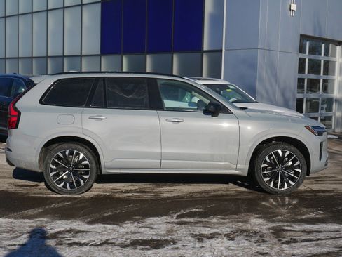 New 2026 Volvo XC90 B6 Ultra w/ Lounge Package image 2