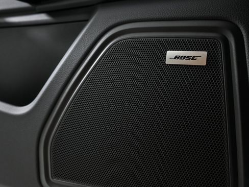 New 2025 Porsche Macan image 7