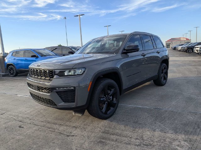 New 2027 Jeep Grand Cherokee Limited w/ Limited Altitude Package AWD/4WD image 8