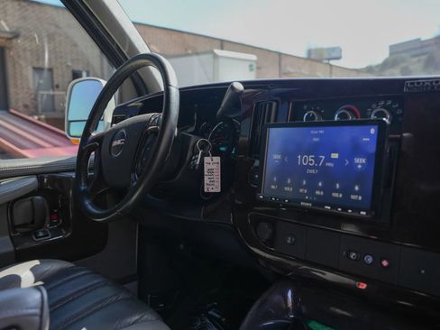 Used 2012 GMC Savana 1500 RWD image 25