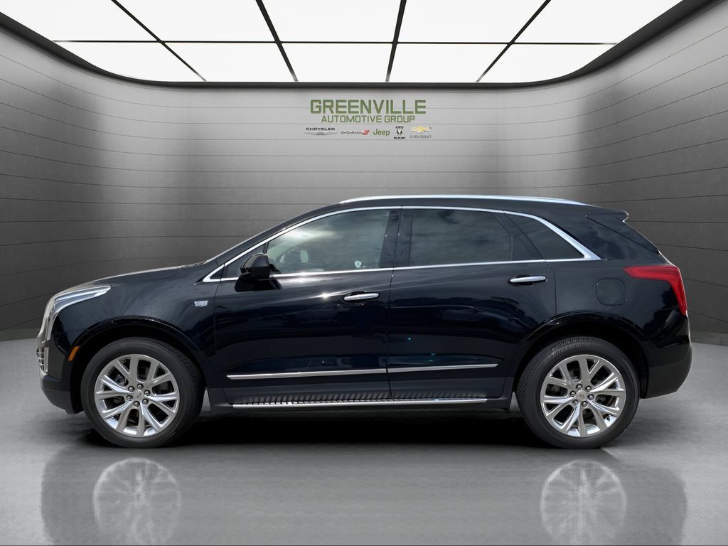 Used 2018 Cadillac XT5 Luxury w/ LPO, Sport Package FWD image 2