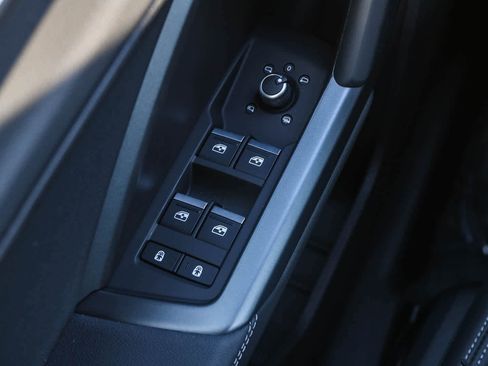 New 2025 Audi Q3 2.0T Premium image 36