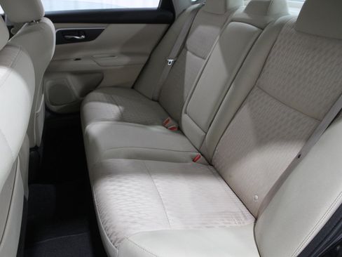 Used 2018 Nissan Altima 2.5 SV image 17