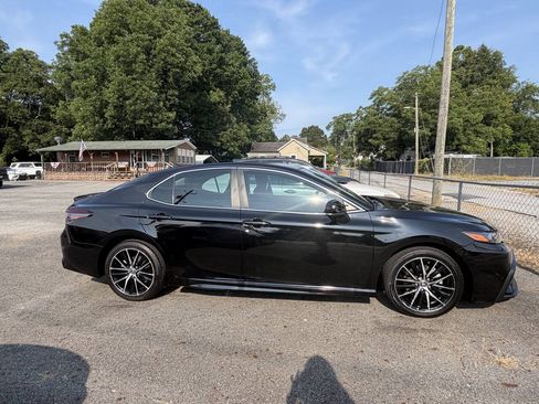 Used 2021 Toyota Camry SE FWD image 7