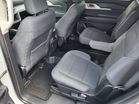 Certified 2025 Ford Explorer Active RWD image 17