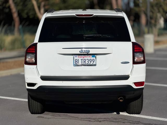Used 2017 Jeep Compass Latitude FWD image 14