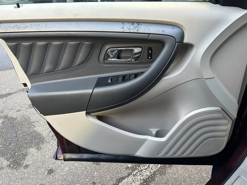Used 2012 Ford Taurus SEL FWD image 16