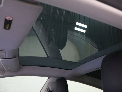 Used 2018 Tesla Model 3 Mid Range image 21