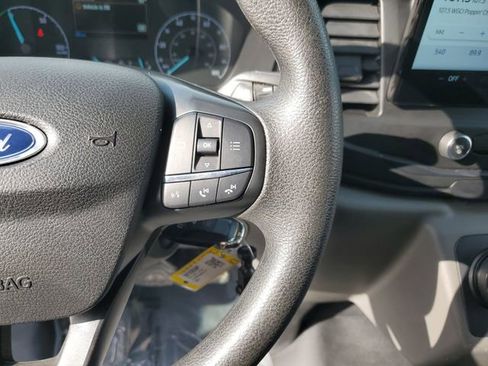 Used 2022 Ford E-Transit Medium Roof image 13