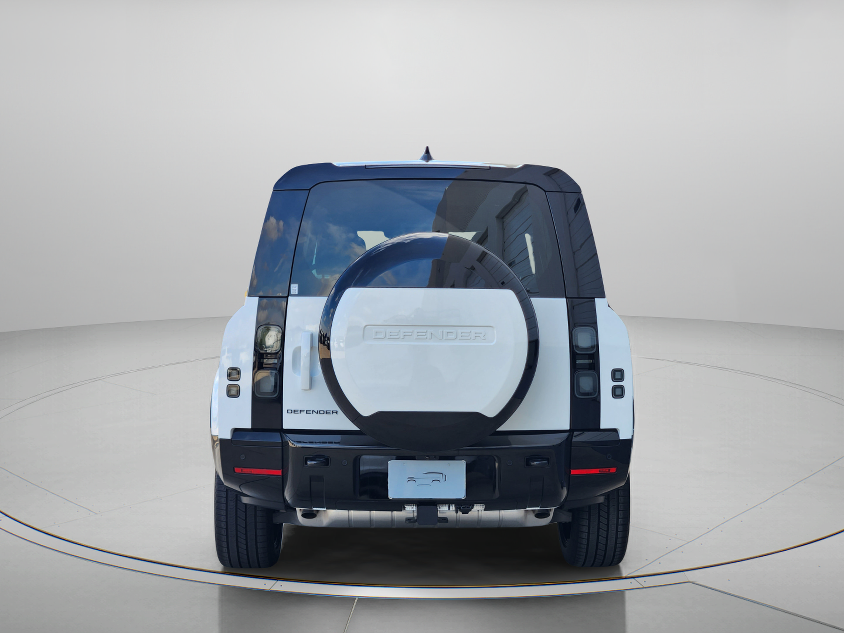 New 2026 Land Rover Defender 130 X-Dynamic SE AWD/4WD image 4