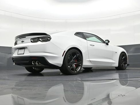 Used 2019 Chevrolet Camaro SS image 27