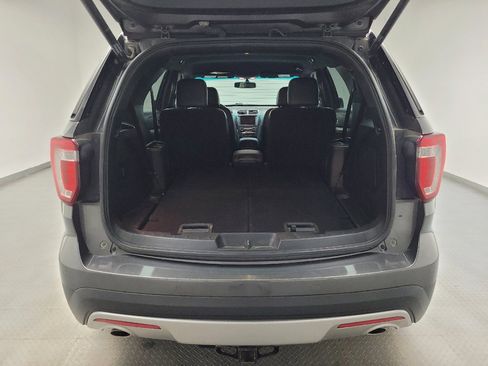 Used 2016 Ford Explorer XLT w/ Equipment Group 202A AWD/4WD image 29