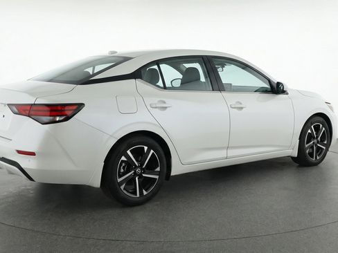Used 2025 Nissan Sentra SV FWD image 9