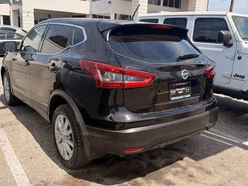 Used 2021 Nissan Rogue Sport S FWD image 3