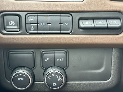 Used 2021 Chevrolet Suburban High Country image 20