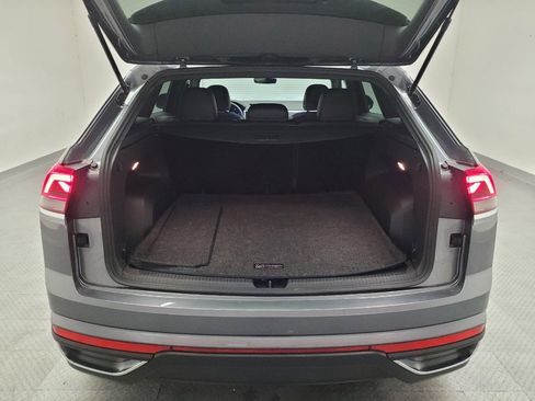 Used 2023 Volkswagen Atlas Cross Sport SE FWD image 29