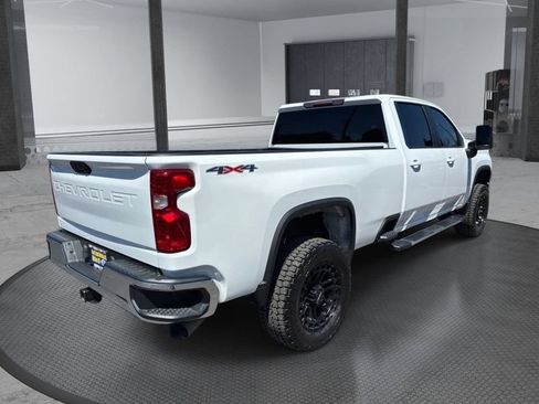 Used 2021 Chevrolet Silverado 3500 LT AWD/4WD image 5