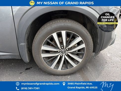 Used 2025 Nissan Pathfinder Platinum AWD/4WD image 35