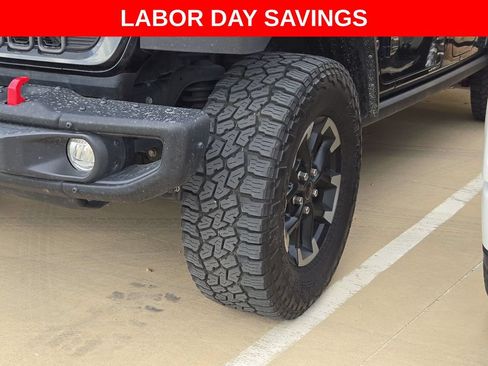 Used 2024 Jeep Gladiator Rubicon AWD/4WD image 12