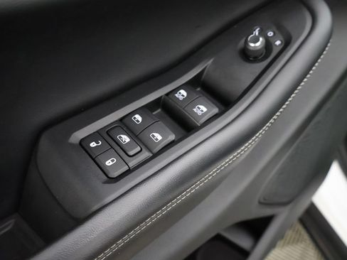 Used 2023 Jeep Grand Cherokee Limited AWD/4WD image 40