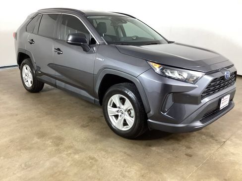 Used 2021 Toyota RAV4 LE AWD/4WD image 4