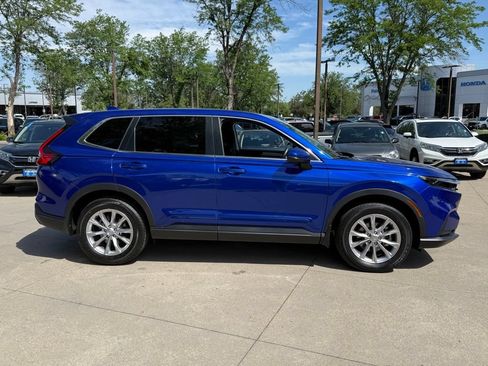 Used 2023 Honda CR-V EX image 3