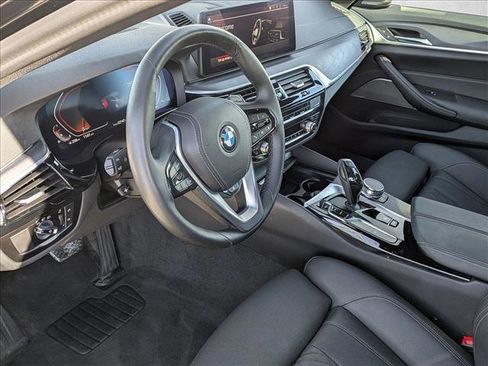Used 2023 BMW 530i xDrive w/ Premium Package image 10