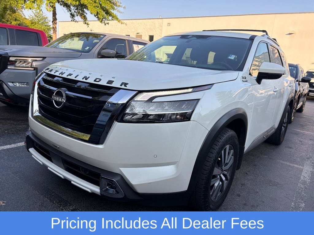 Used 2024 Nissan Pathfinder SL AWD/4WD image 3