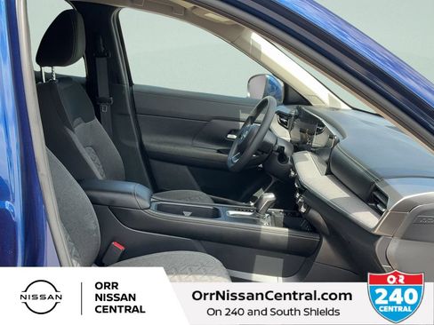 Used 2025 Nissan Kicks SV w/ Illumination Package AWD/4WD image 11