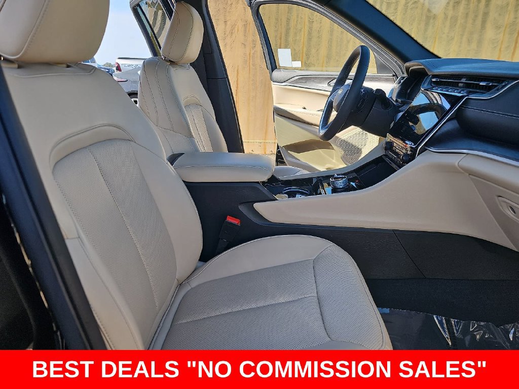 Used 2023 Jeep Grand Cherokee L Limited w/ Luxury Tech Group II AWD/4WD image 10