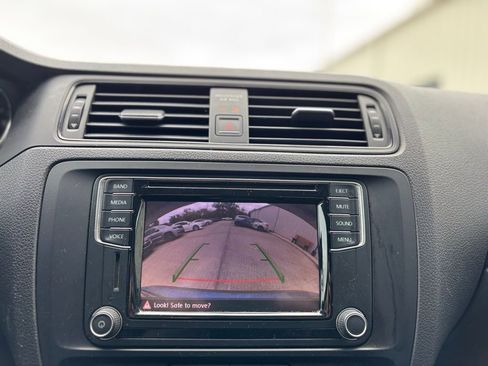 Used 2016 Volkswagen Jetta S image 24