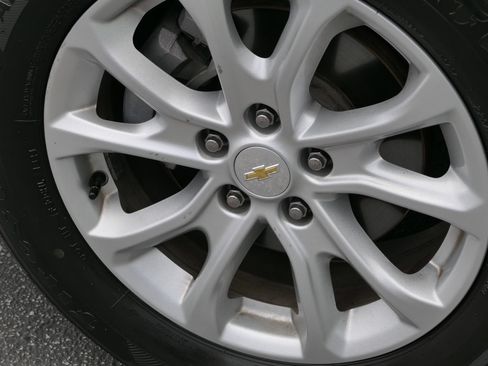 Used 2019 Chevrolet Equinox LS AWD/4WD image 11