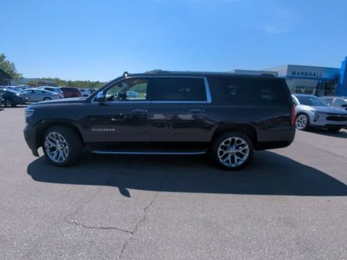 Used 2018 Chevrolet Suburban Premier AWD/4WD image 33