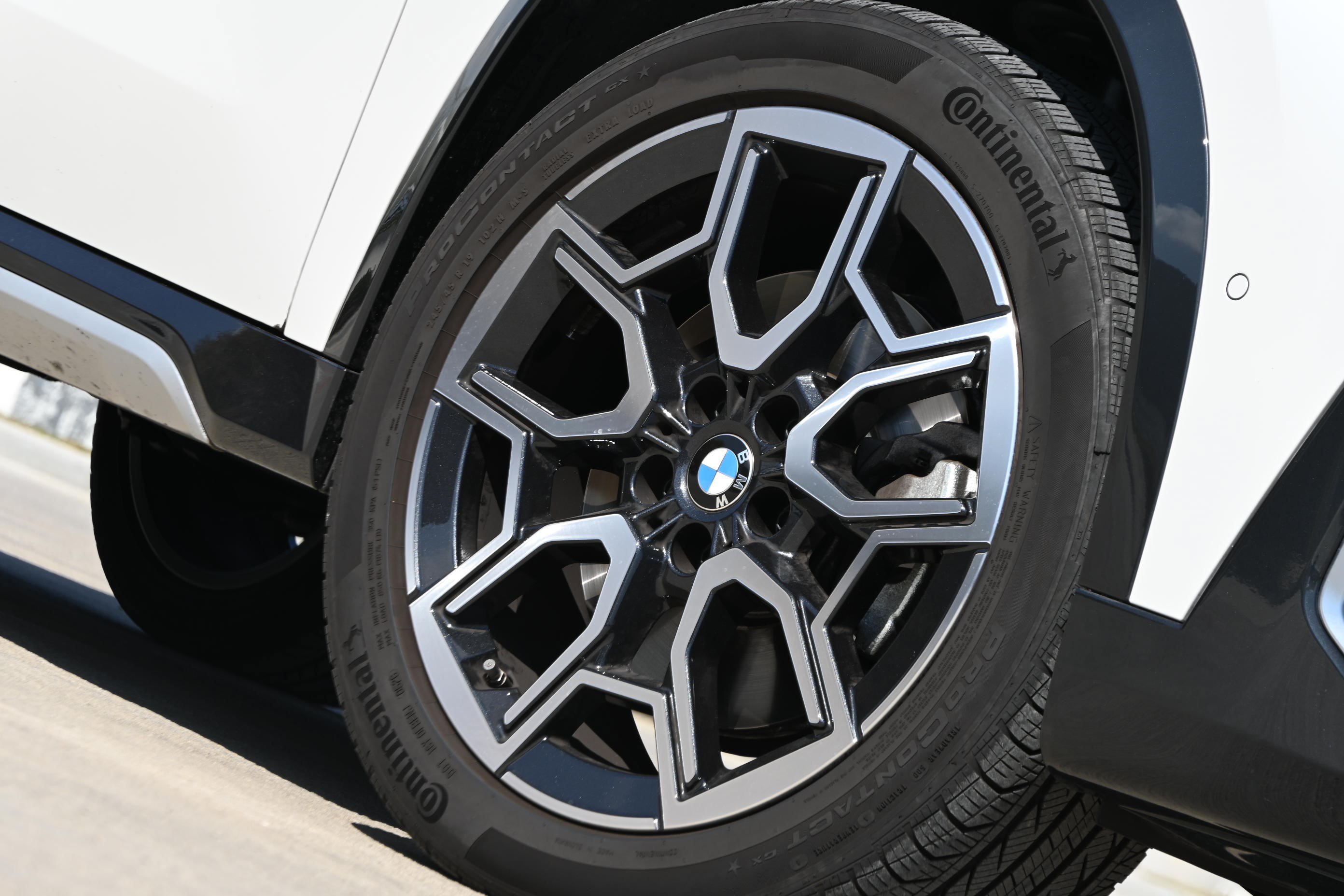 Used 2026 BMW X1 xDrive28i AWD/4WD image 11