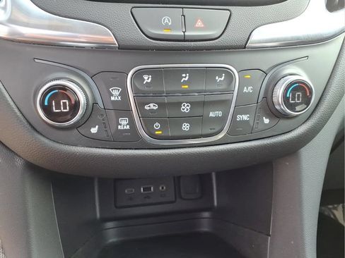 Certified 2024 Chevrolet Equinox LT FWD image 11