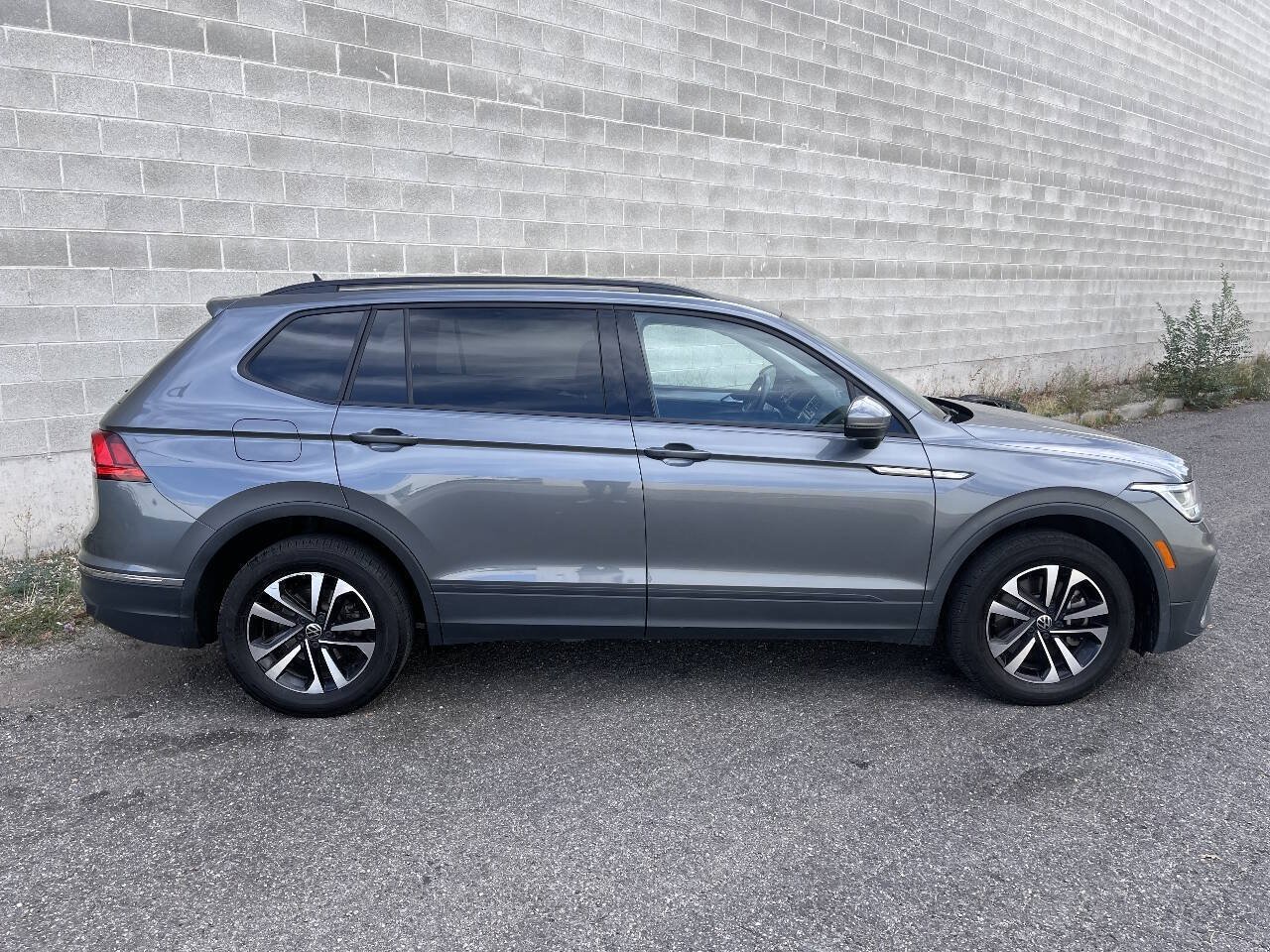 Used 2024 Volkswagen Tiguan S AWD/4WD image 3