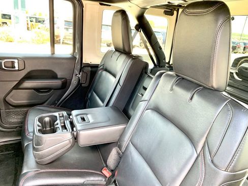 Used 2019 Jeep Wrangler Unlimited Rubicon AWD/4WD image 18